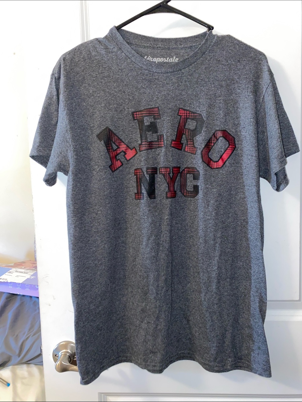 Aeropostale Aero NYC Graphic Tee Gray Red Plaid Short Sleeve T-Shirt Size M